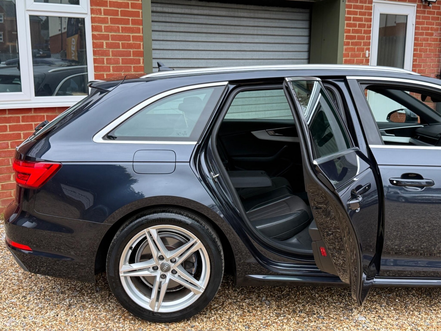 Used Audi A4 Avant 2017 for sale - 77400854: Photo 14