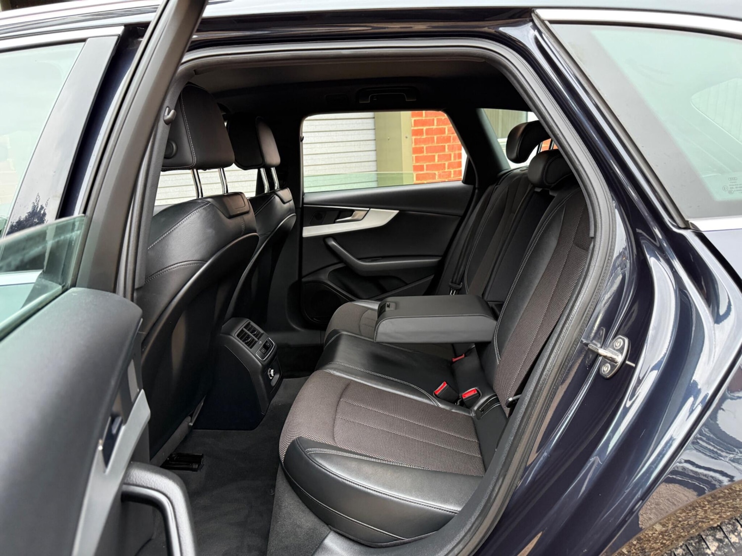 Used Audi A4 Avant 2017 for sale - 77400854: Photo 27