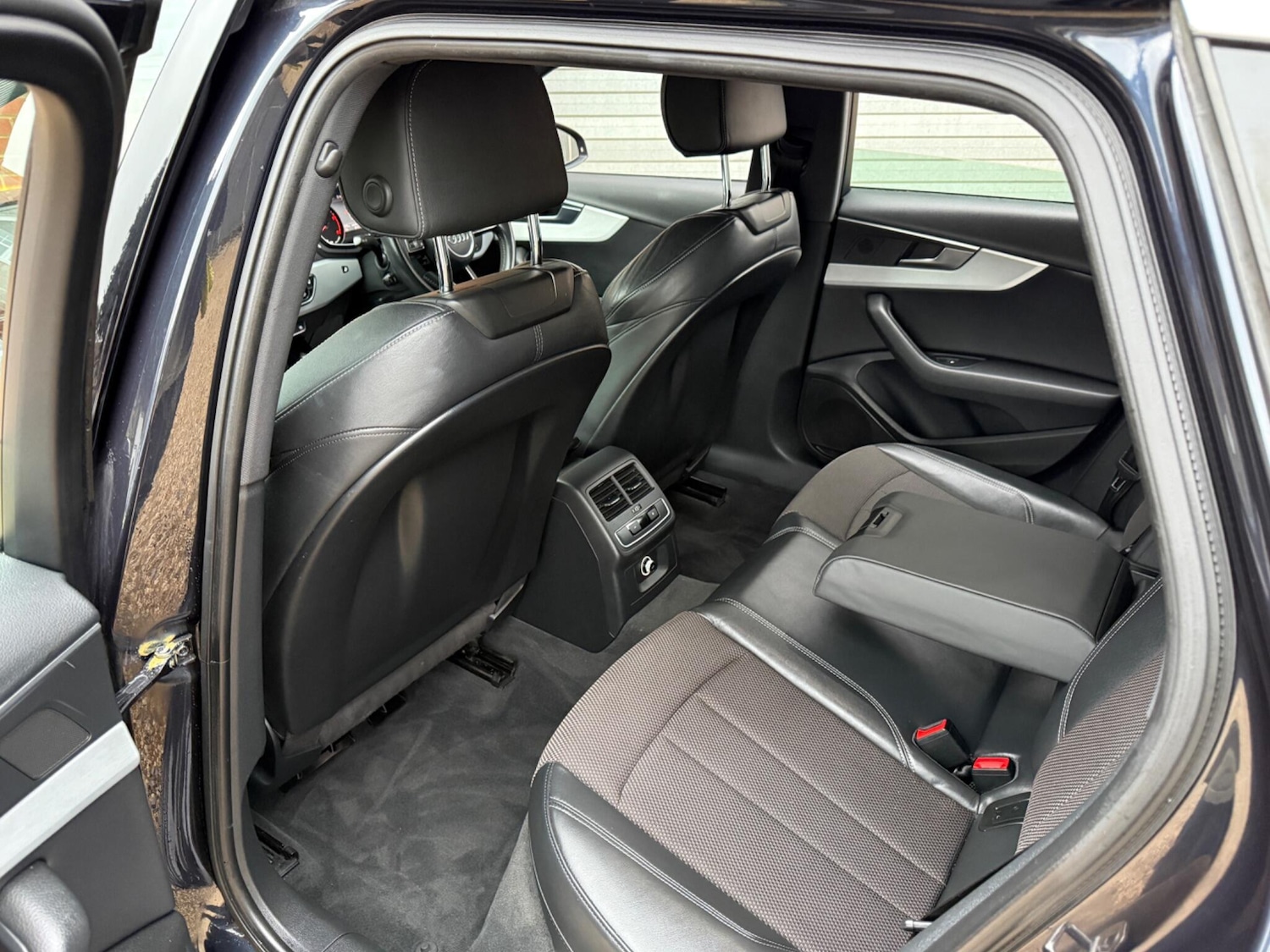 Used Audi A4 Avant 2017 for sale - 77400854: Photo 29