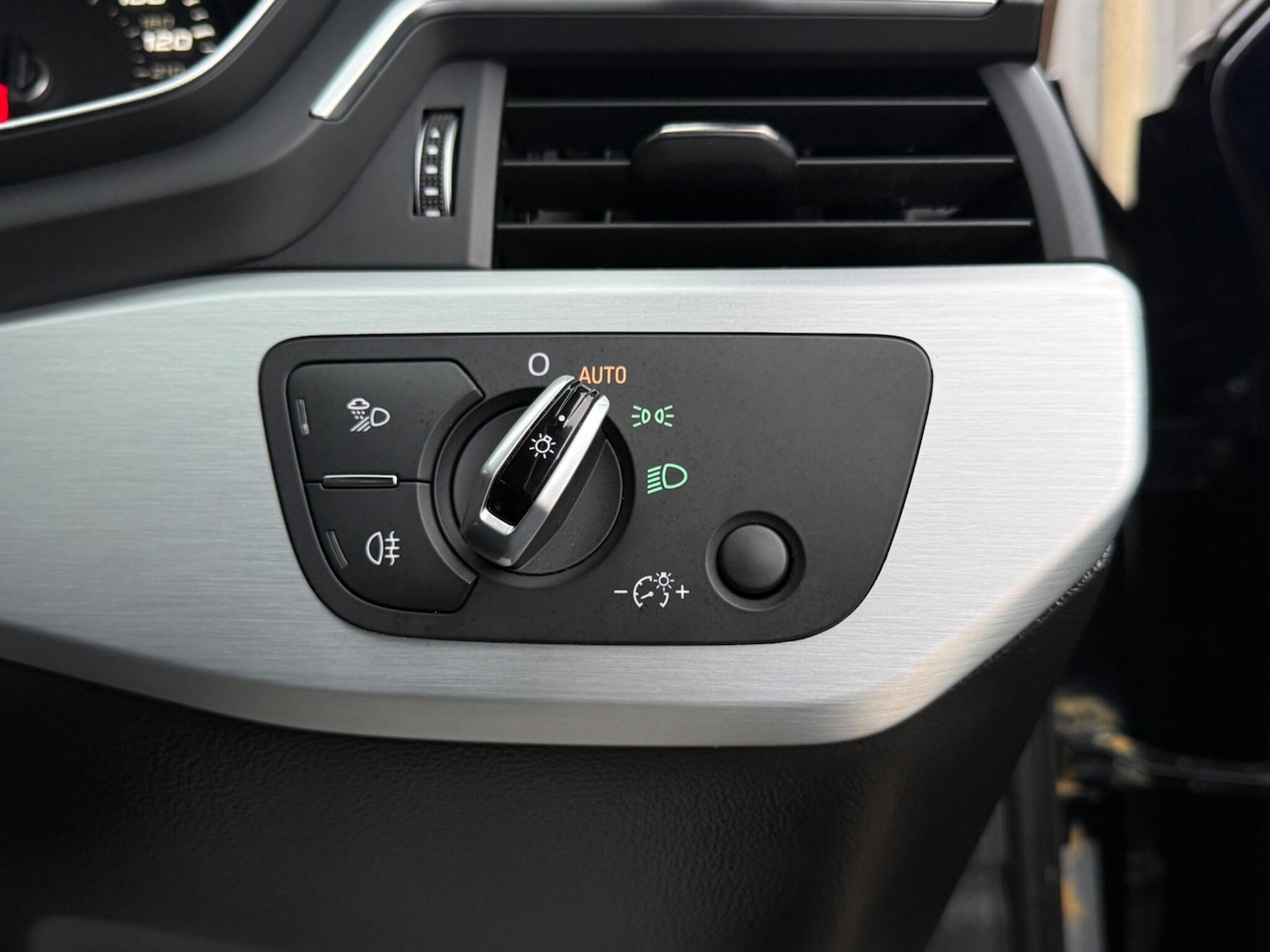 Used Audi A4 Avant 2017 for sale - 77400854: Photo 39