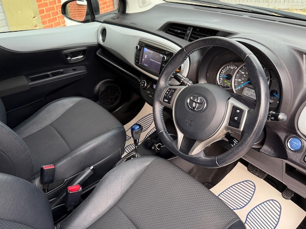 Used Toyota Yaris 2012 for sale - 75552902: Photo 13