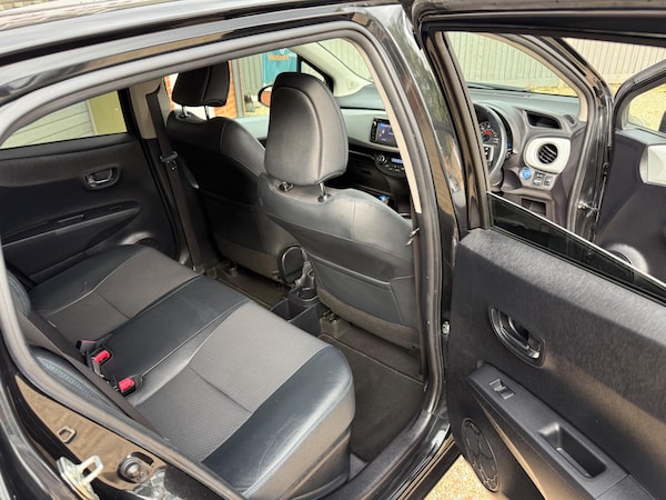 Used Toyota Yaris 2012 for sale - 75552902: Photo 17