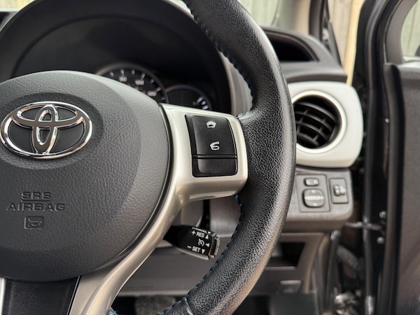 Used Toyota Yaris 2012 for sale - 75552902: Photo 30