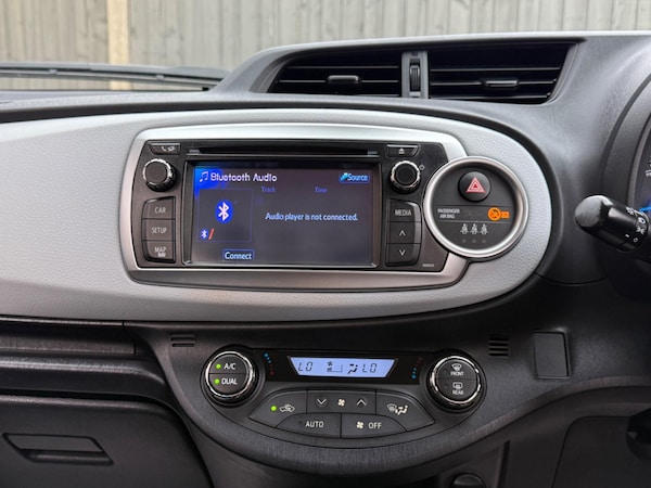 Used Toyota Yaris 2012 for sale - 75552902: Photo 41
