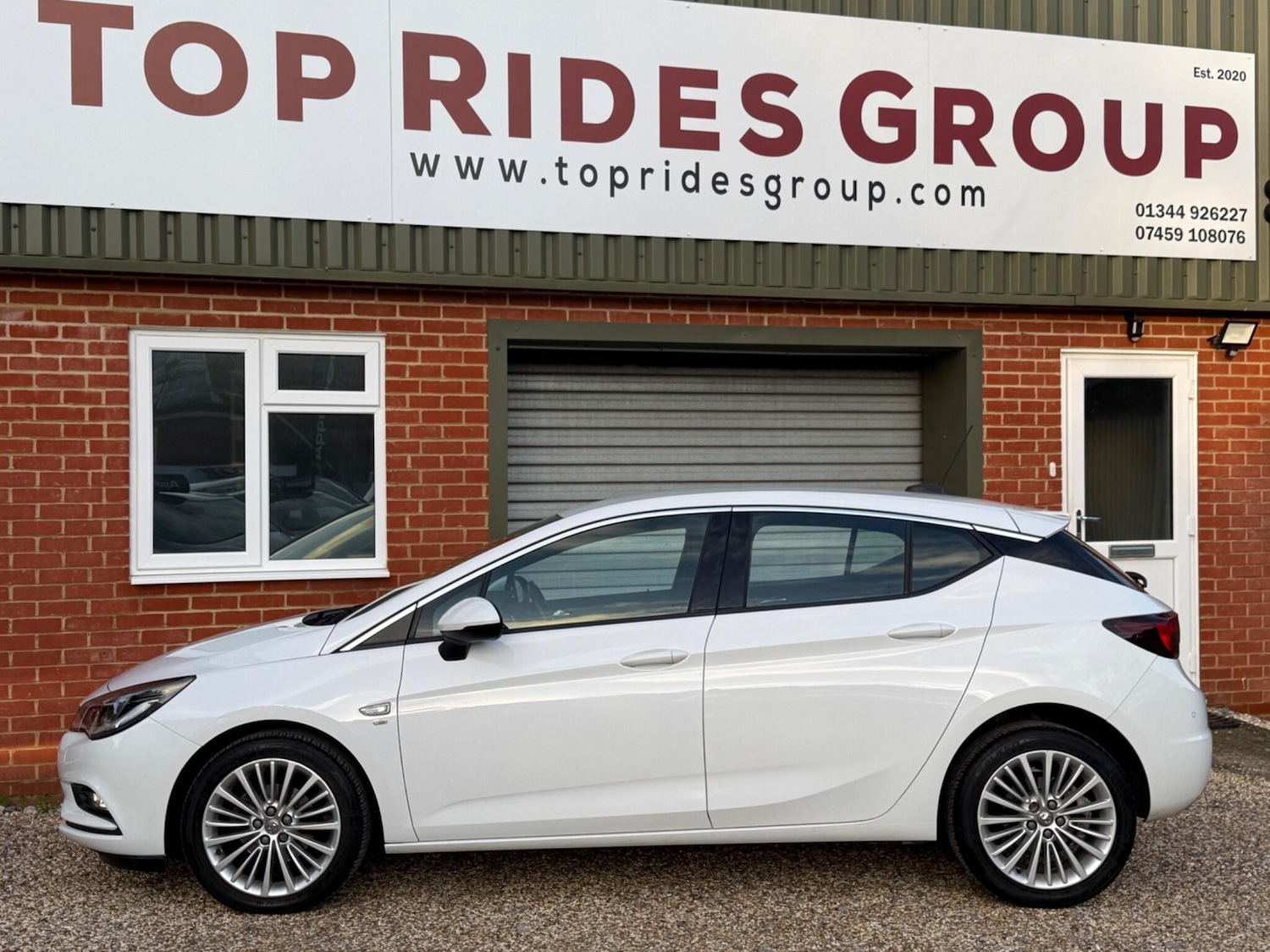 Used Vauxhall Astra for sale - 77016810: Photo 2