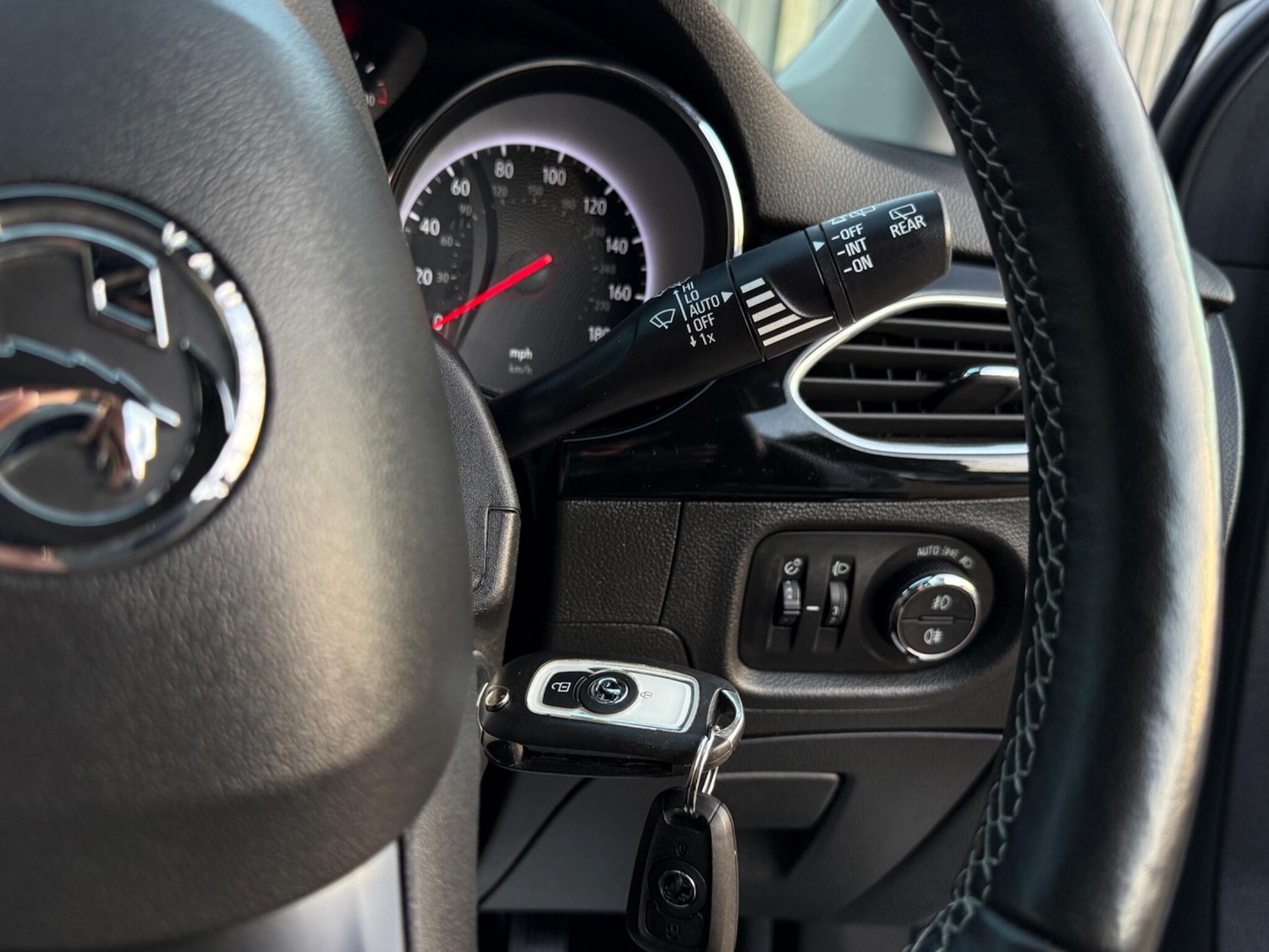 Used Vauxhall Astra for sale - 77016810: Photo 32