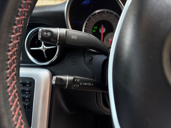 Used Mercedes-Benz SLK 2013 for sale - 75564213: Photo 34
