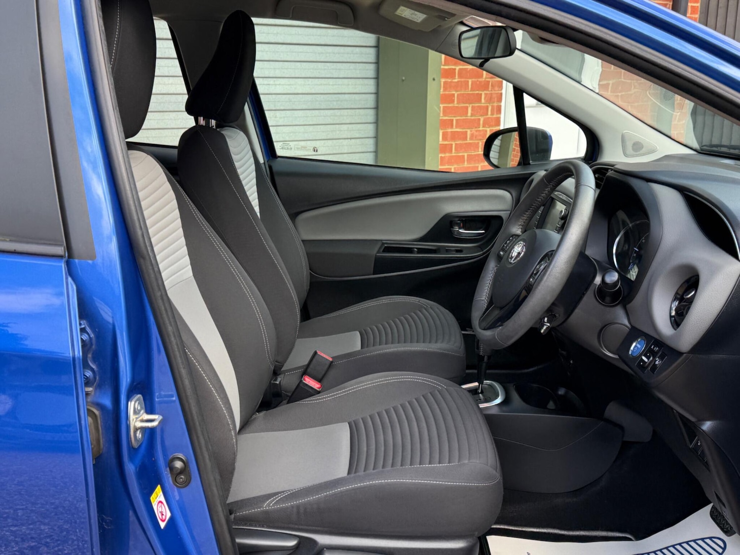 Used Toyota Yaris 2017 for sale - 77279402: Photo 14