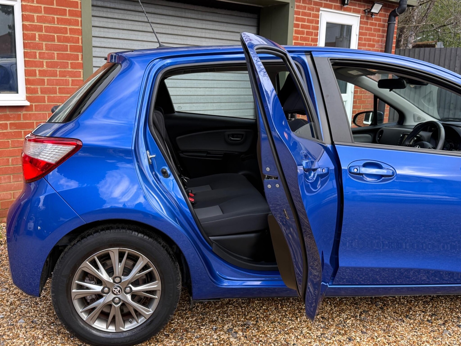 Used Toyota Yaris 2017 for sale - 77279402: Photo 18