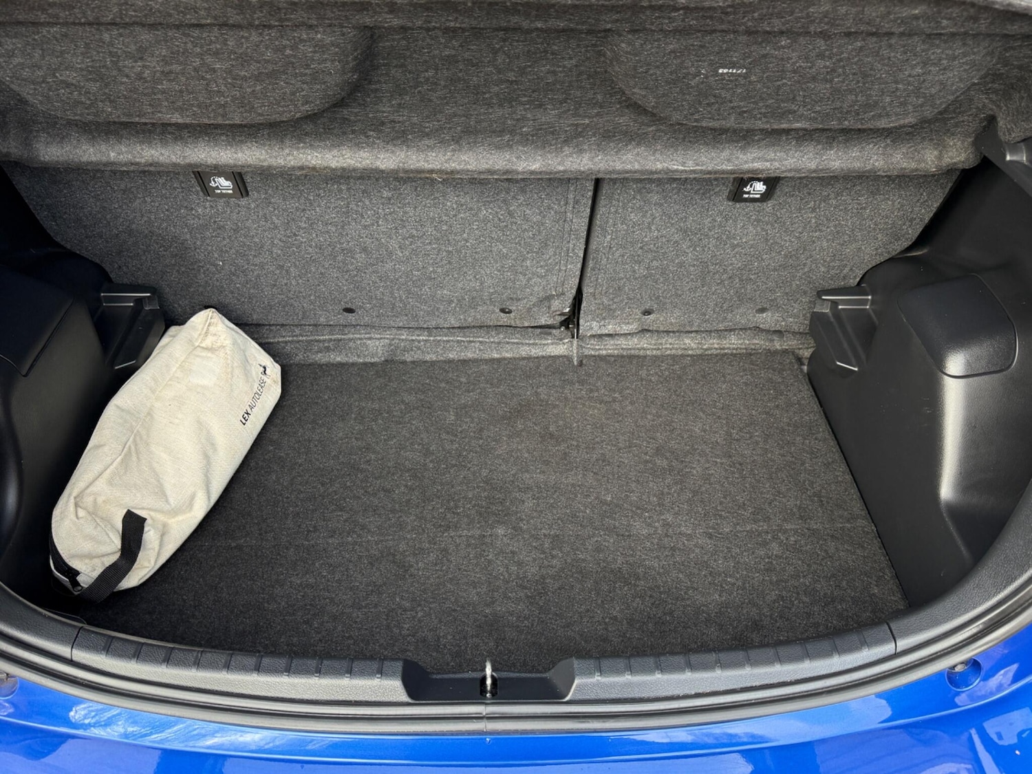 Used Toyota Yaris 2017 for sale - 77279402: Photo 24