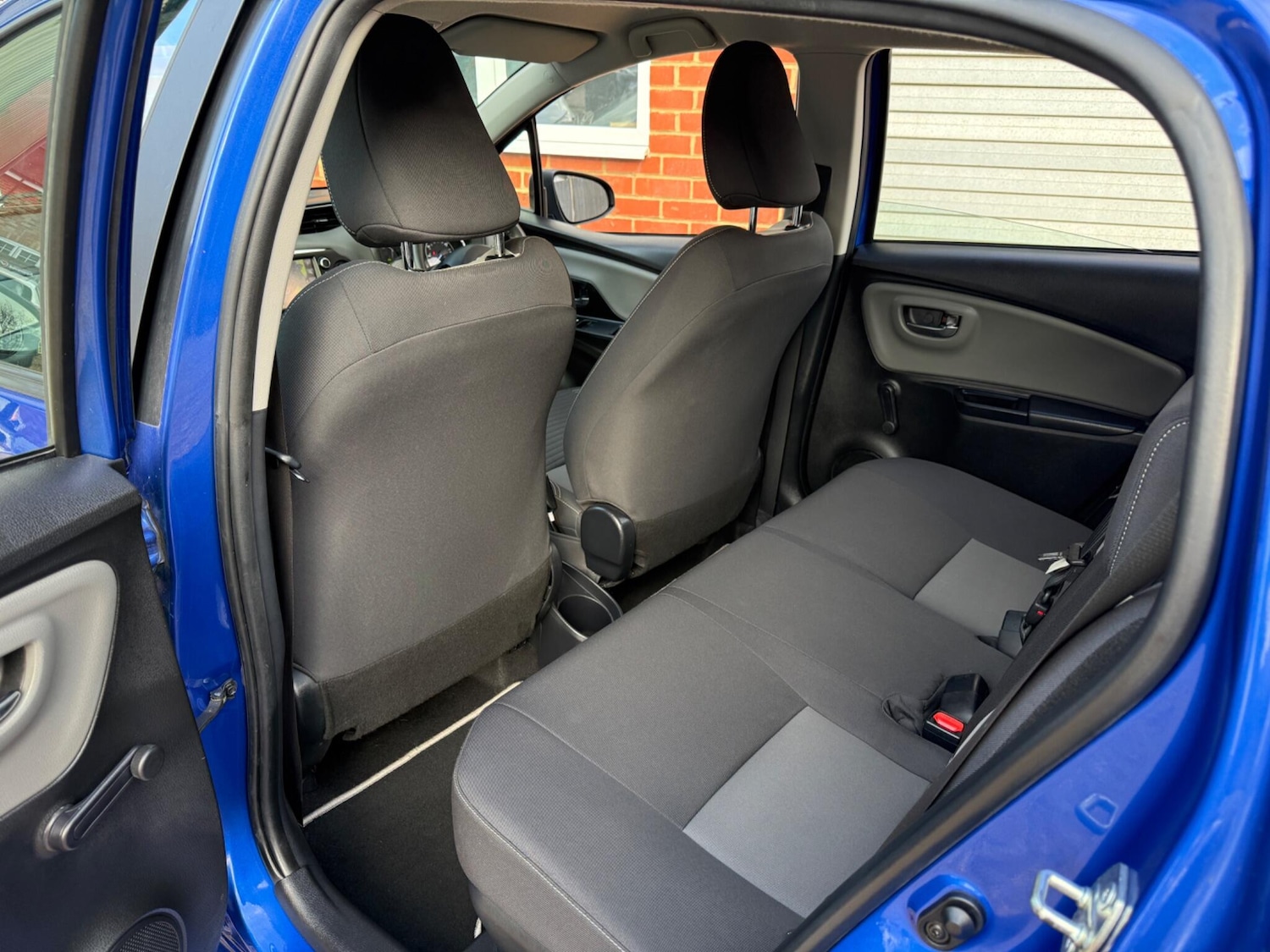 Used Toyota Yaris 2017 for sale - 77279402: Photo 32