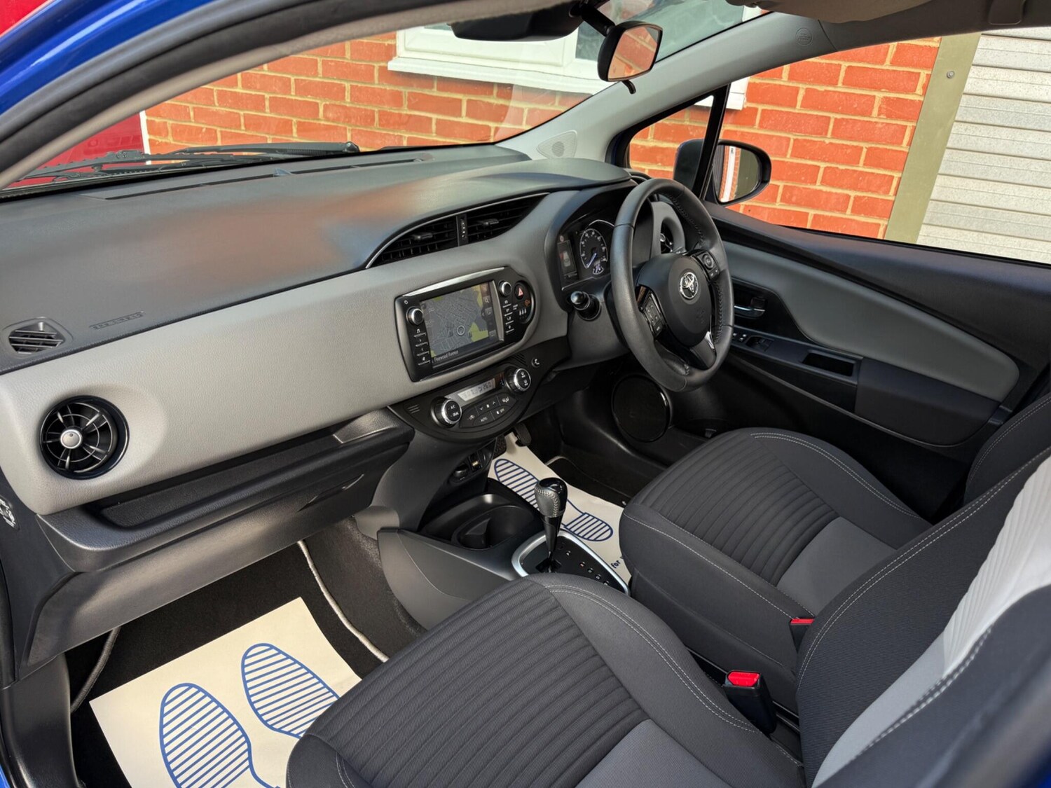 Used Toyota Yaris 2017 for sale - 77279402: Photo 34