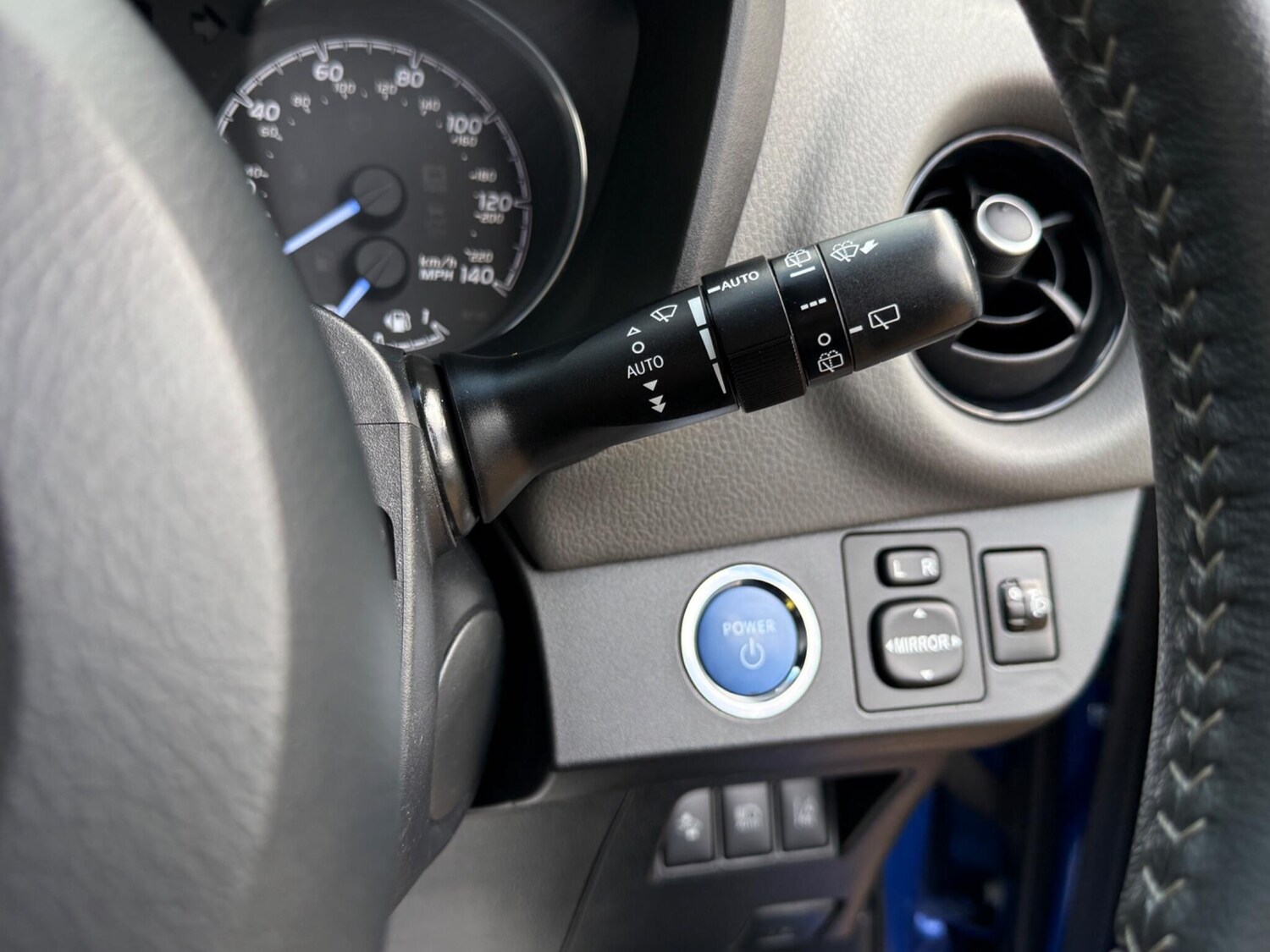 Used Toyota Yaris 2017 for sale - 77279402: Photo 40