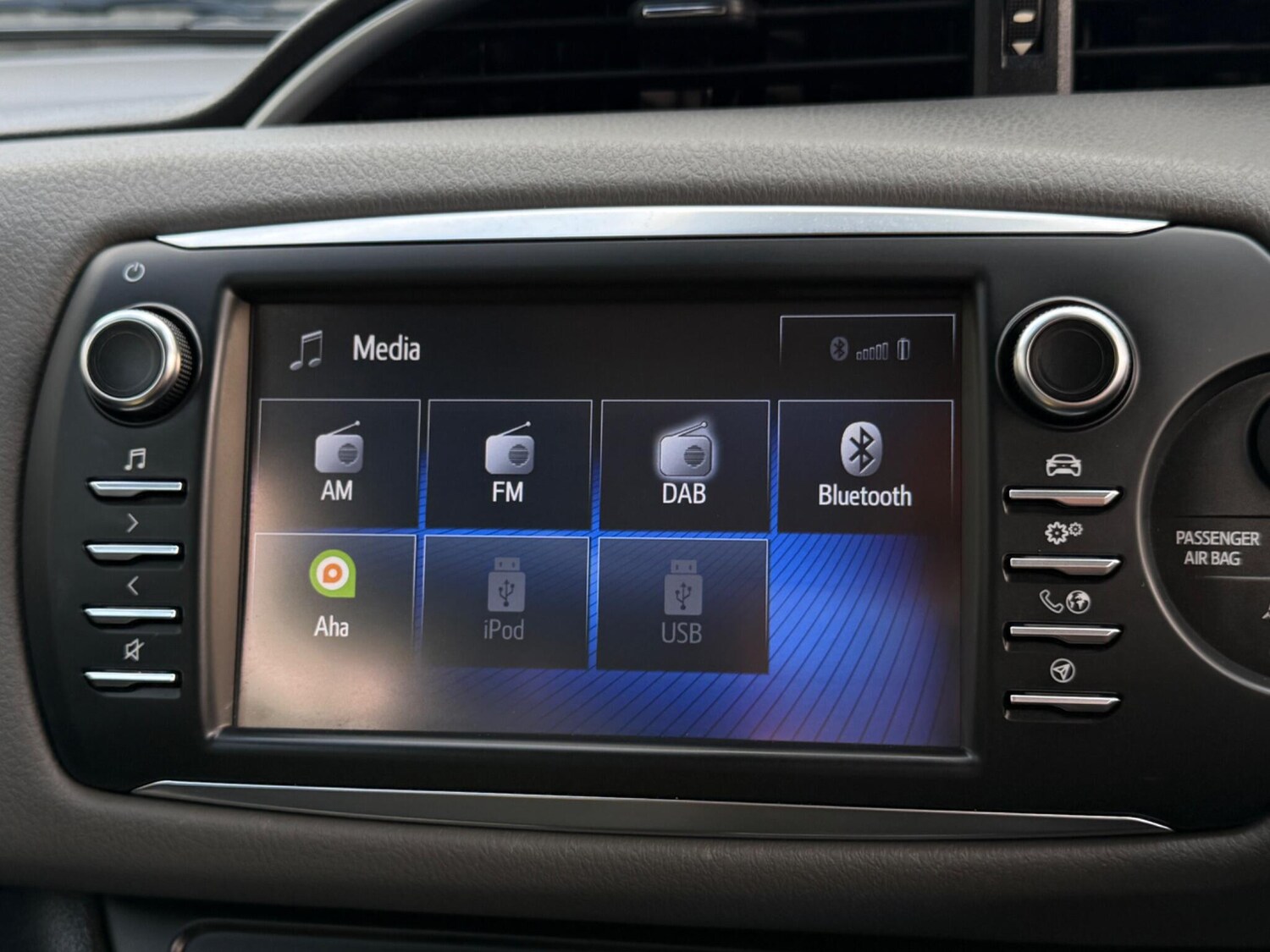 Used Toyota Yaris 2017 for sale - 77279402: Photo 56