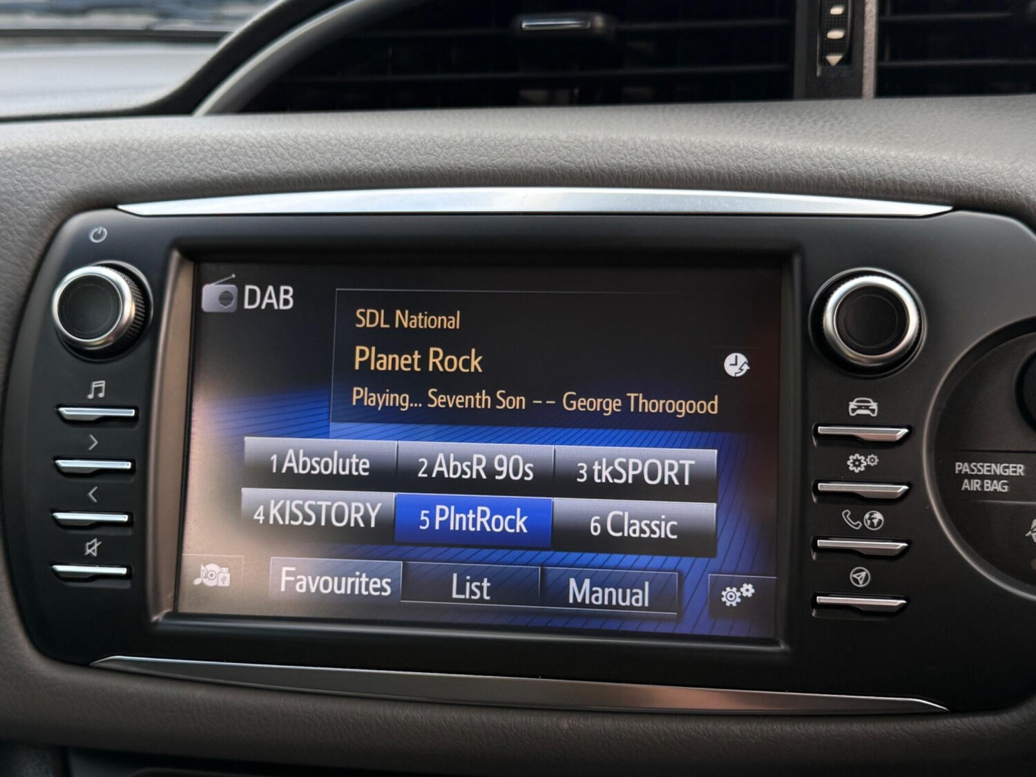 Used Toyota Yaris 2017 for sale - 77279402: Photo 57