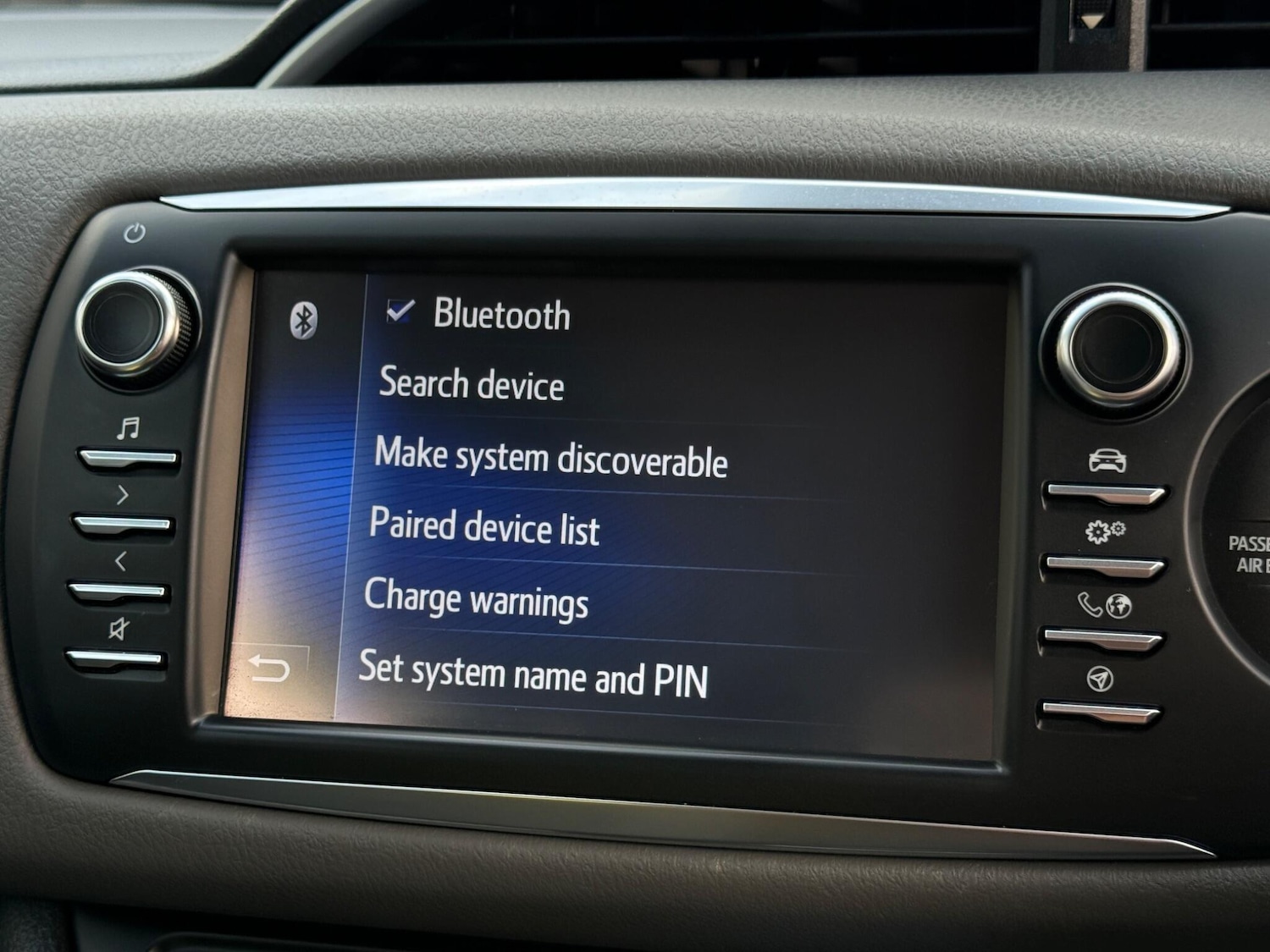 Used Toyota Yaris 2017 for sale - 77279402: Photo 58