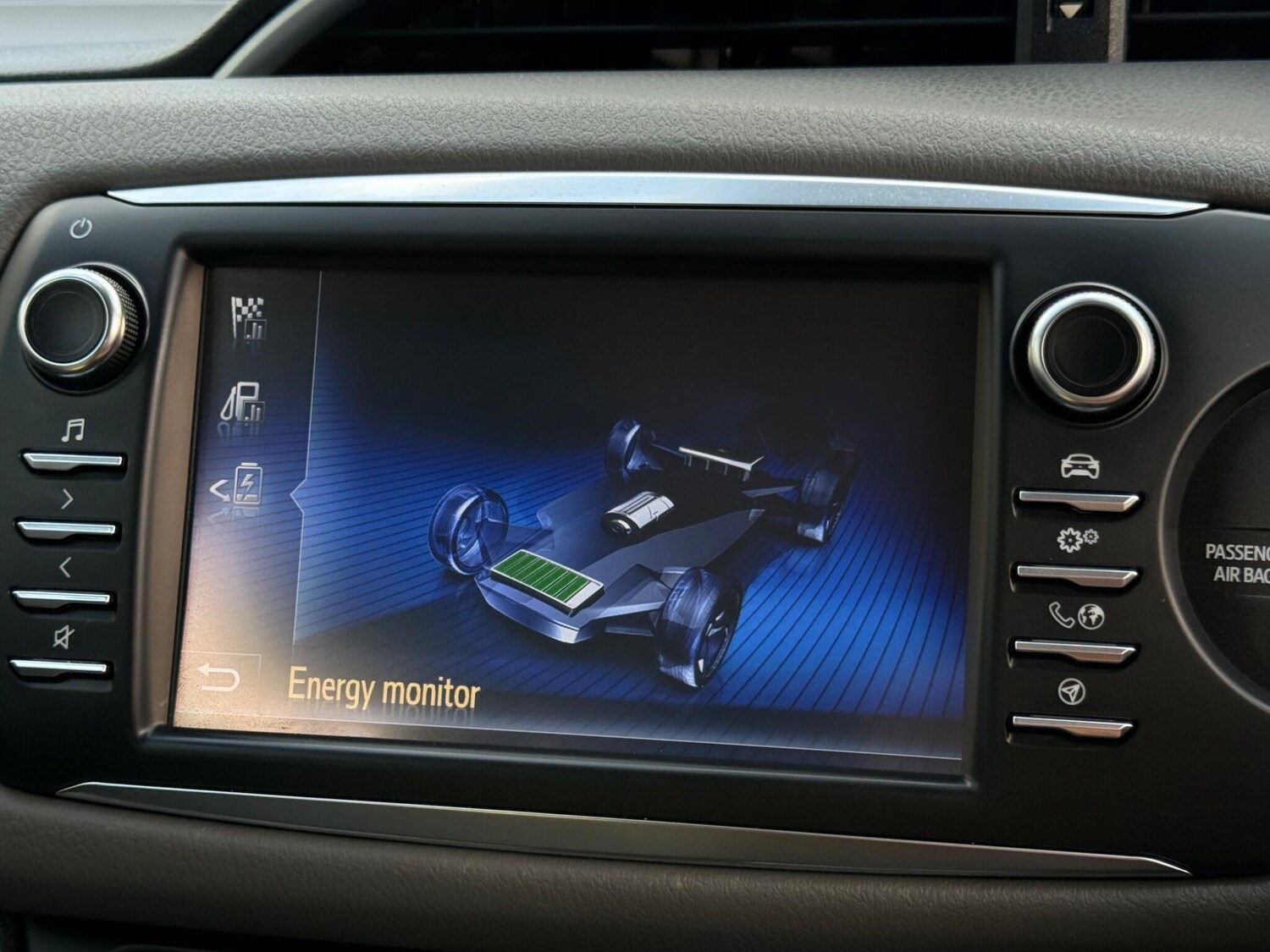 Used Toyota Yaris 2017 for sale - 77279402: Photo 60