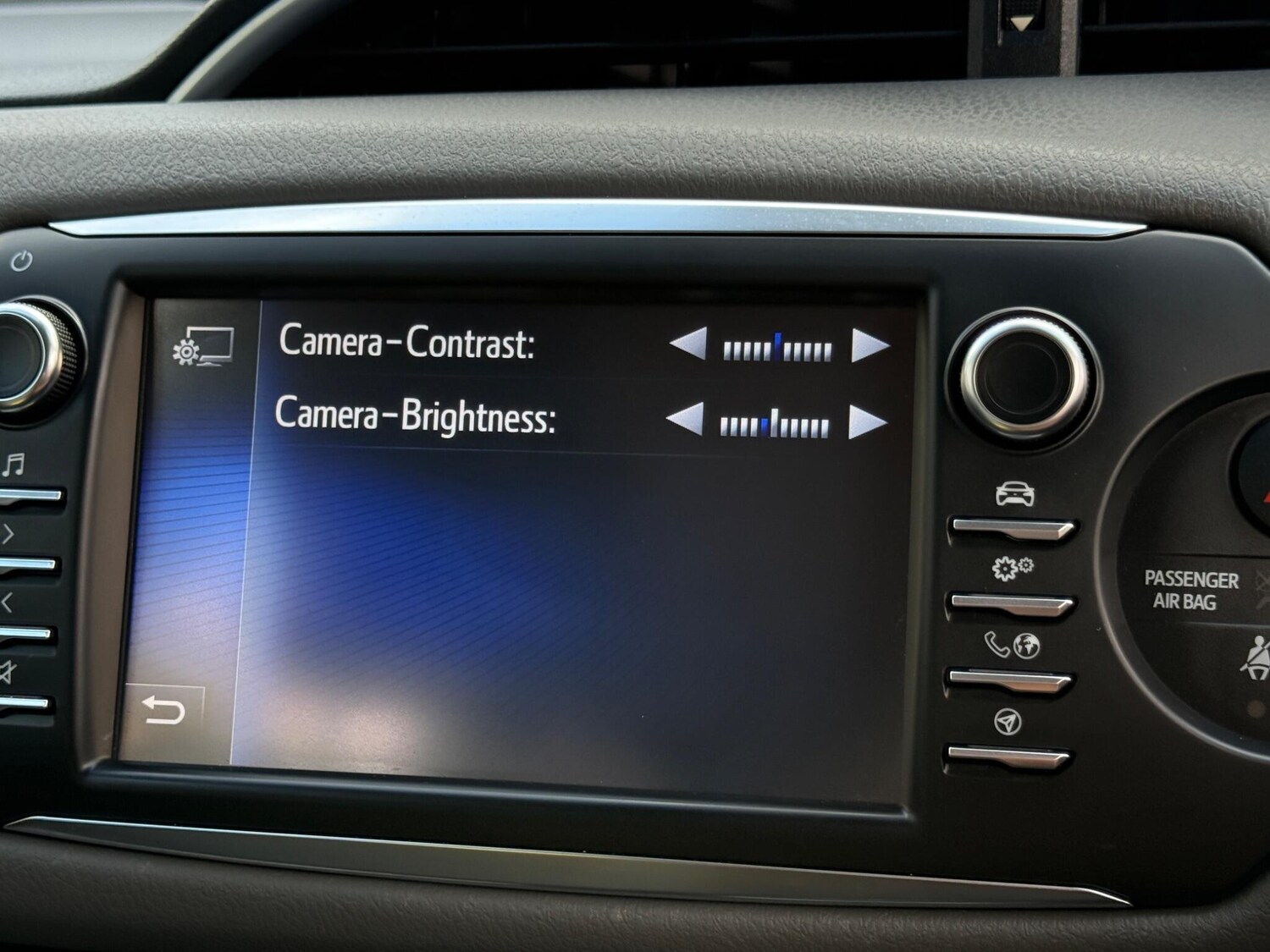 Used Toyota Yaris 2017 for sale - 77279402: Photo 65