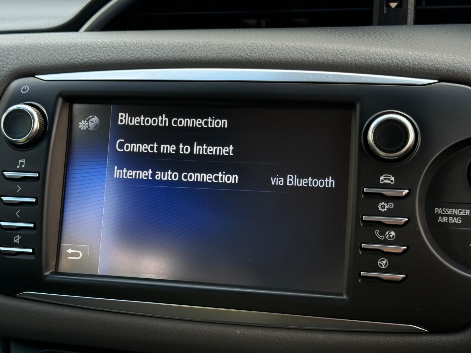 Used Toyota Yaris 2017 for sale - 77279402: Photo 67