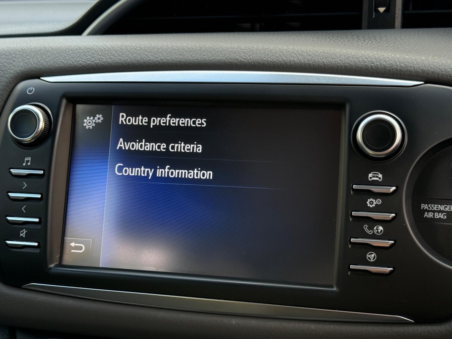 Used Toyota Yaris 2017 for sale - 77279402: Photo 69