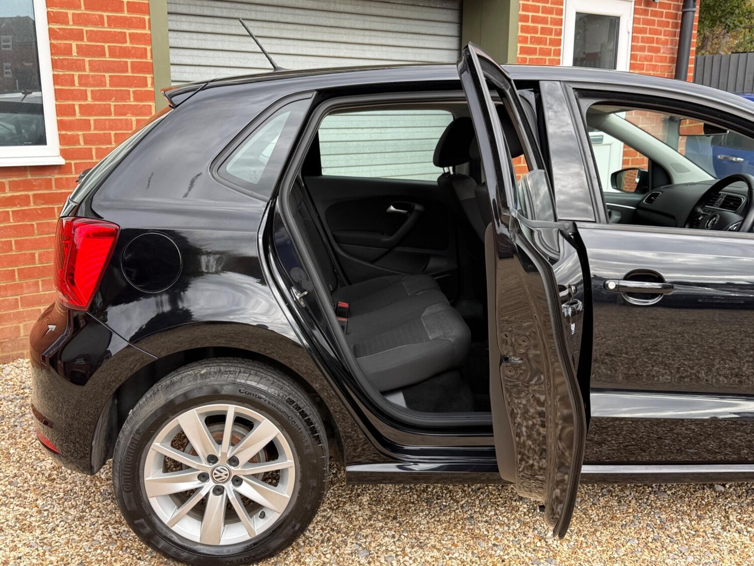 Used Volkswagen Polo 2015 for sale - 76153033: Photo 11