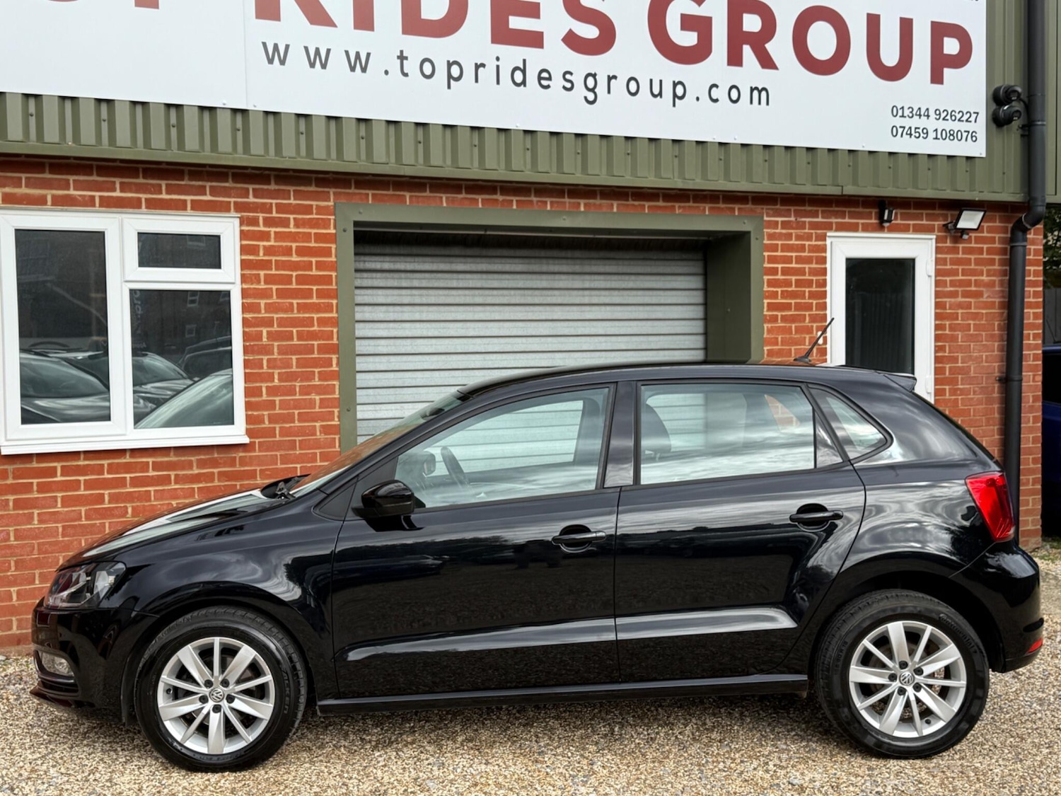 Used Volkswagen Polo 2015 for sale - 76153033: Photo 2