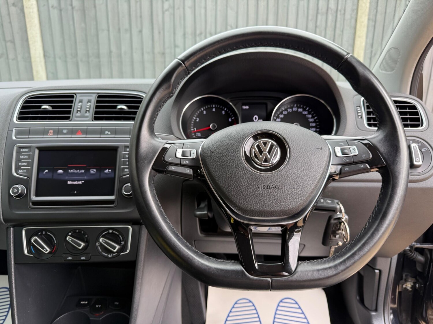 Used Volkswagen Polo 2015 for sale - 76153033: Photo 27