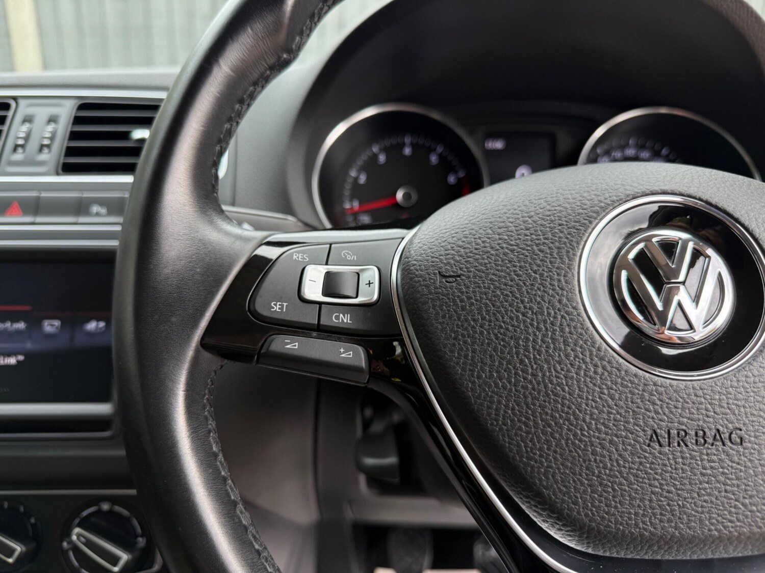 Used Volkswagen Polo 2015 for sale - 76153033: Photo 29