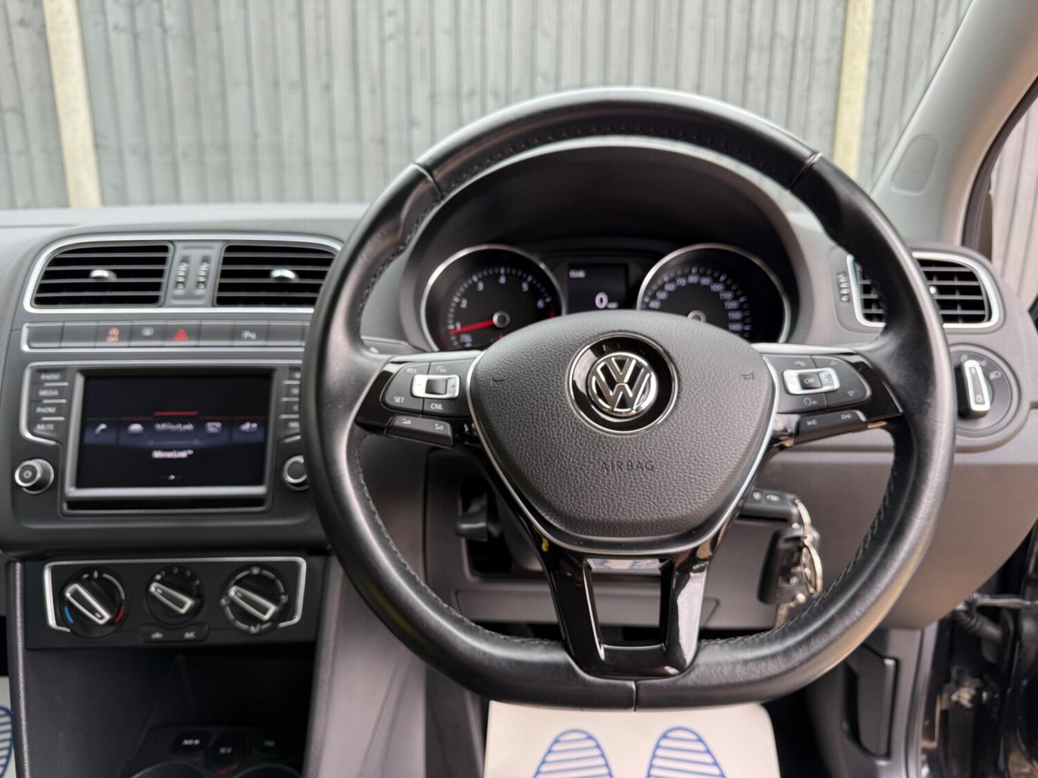 Used Volkswagen Polo 2015 for sale - 76153033: Photo 5