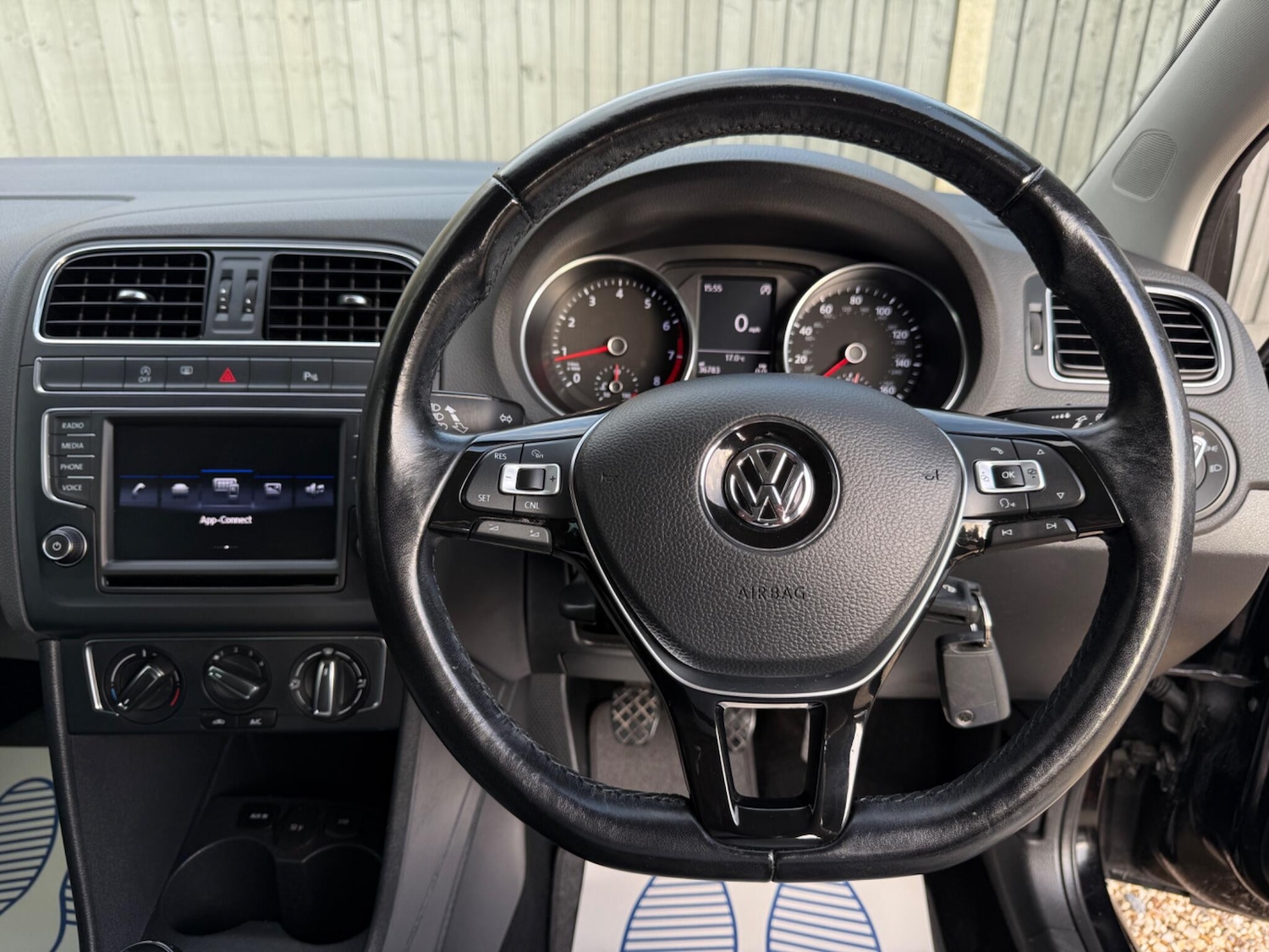 Used Volkswagen Polo 2017 for sale - 76109103: Photo 6