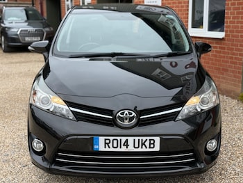 Used Toyota Verso 2014 for sale - 77982533: Photo