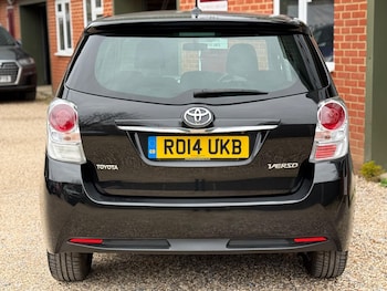 Used Toyota Verso 2014 for sale - 77982533: Photo