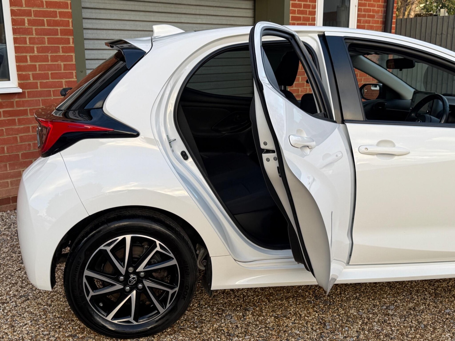 Used Toyota Yaris 2021 for sale - 77001988: Photo 20