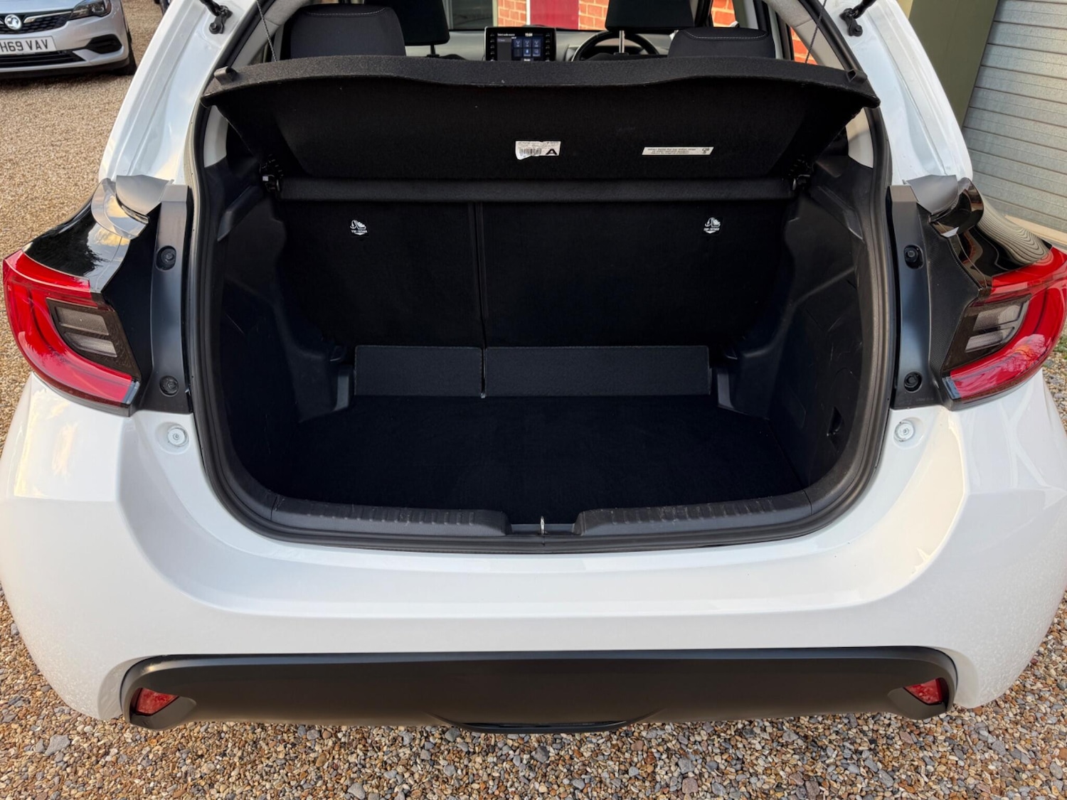 Used Toyota Yaris 2021 for sale - 77001988: Photo 24