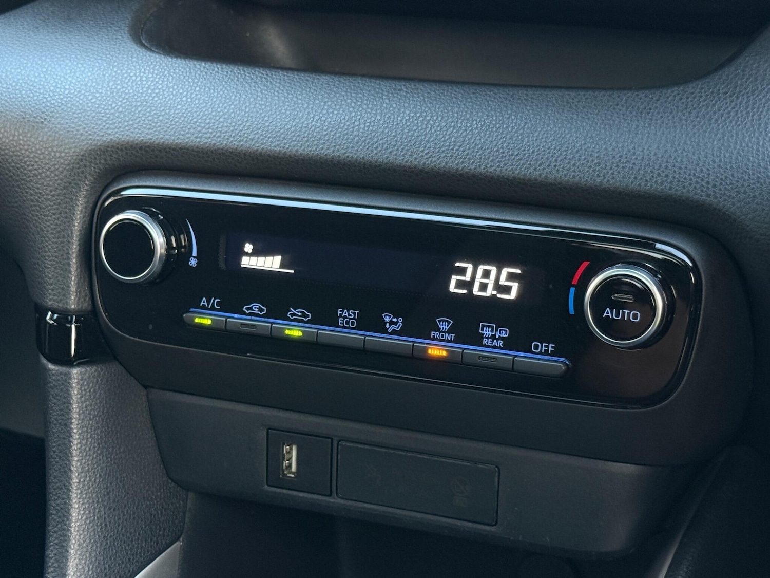 Used Toyota Yaris 2021 for sale - 77001988: Photo 47