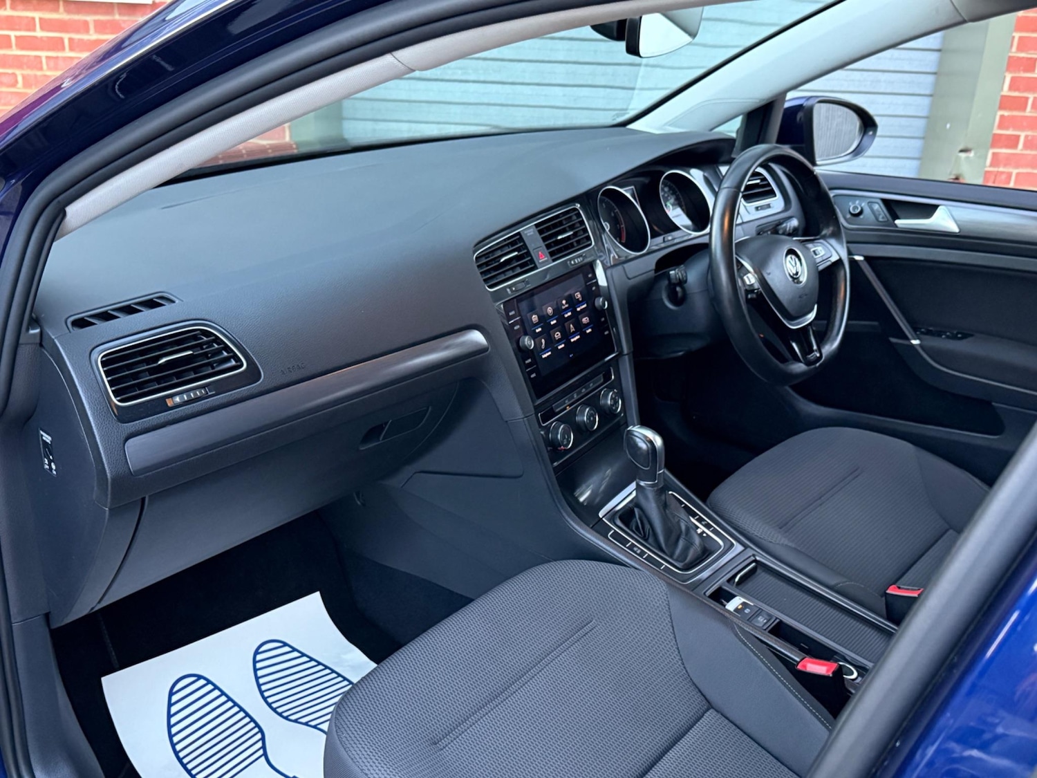 Used Volkswagen Golf 2017 for sale - 77001971: Photo 28