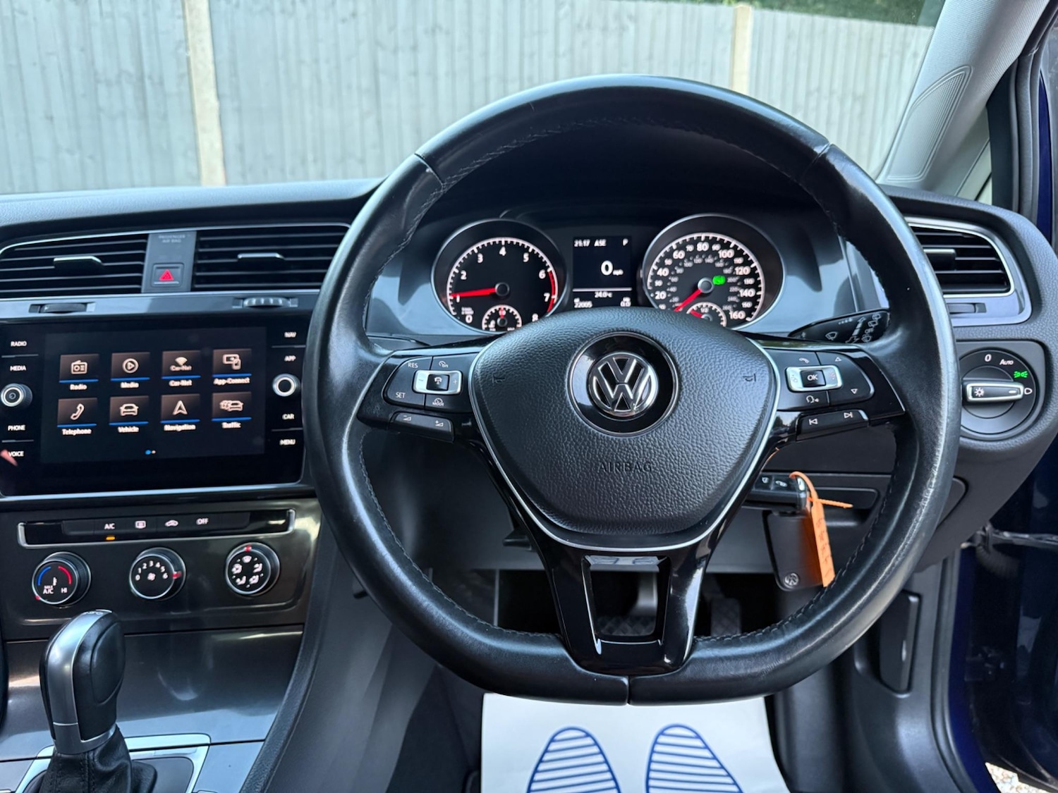 Used Volkswagen Golf 2017 for sale - 77001971: Photo 29