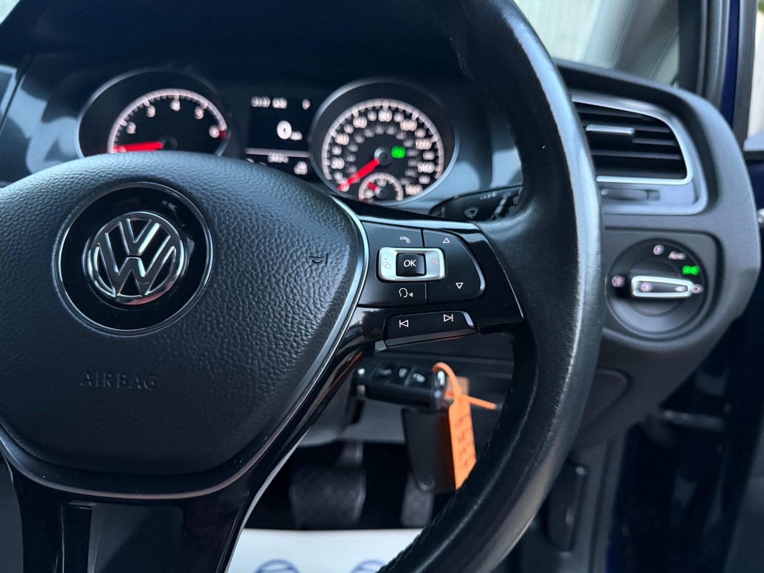 Used Volkswagen Golf 2017 for sale - 77001971: Photo 30