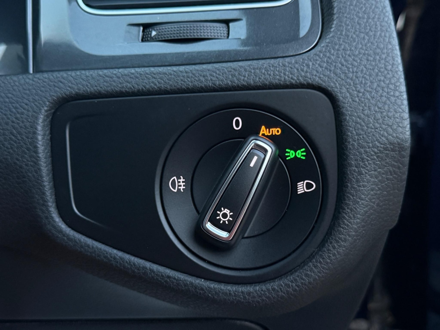 Used Volkswagen Golf 2017 for sale - 77001971: Photo 34