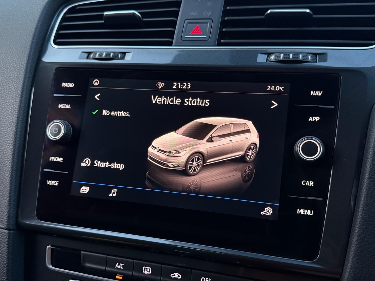 Used Volkswagen Golf 2017 for sale - 77001971: Photo 59