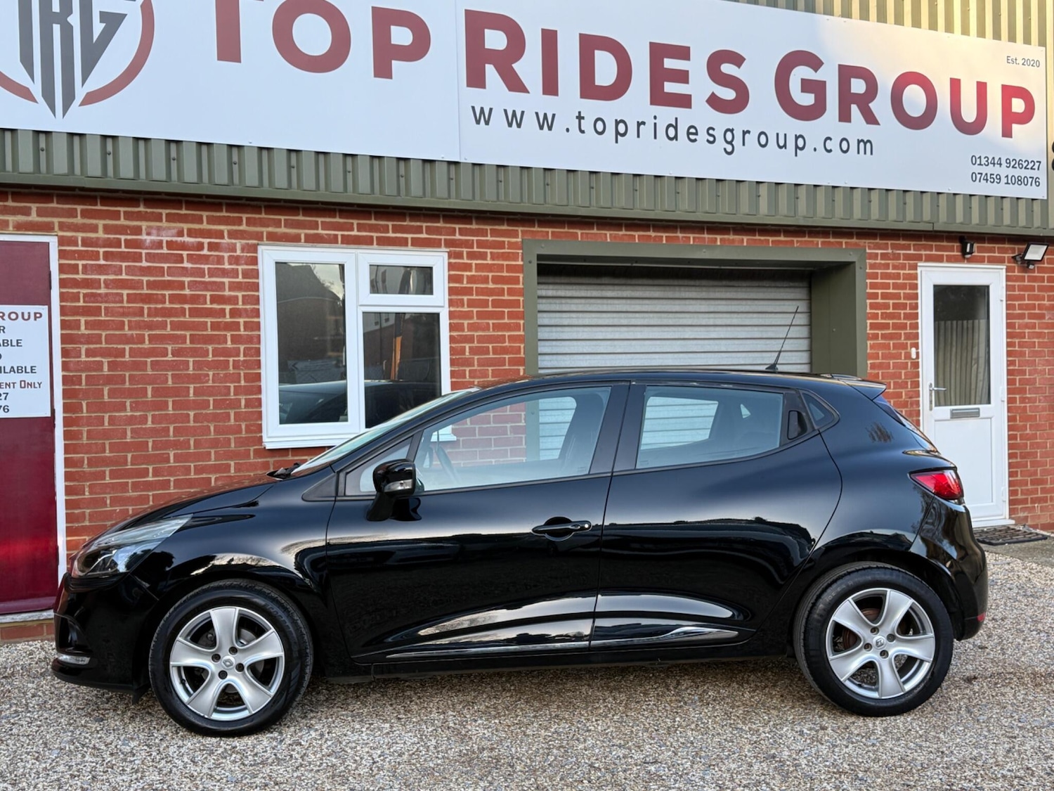 Used Renault Clio 2017 for sale - 76781092: Photo 2