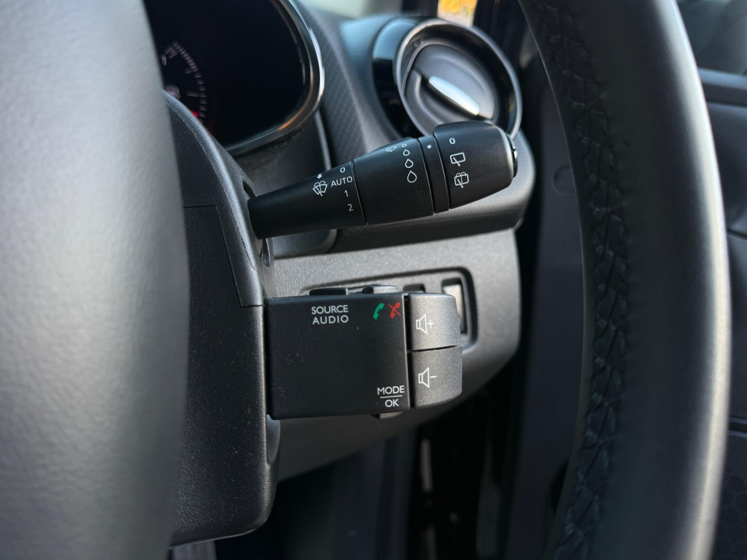 Used Renault Clio 2017 for sale - 76781092: Photo 25