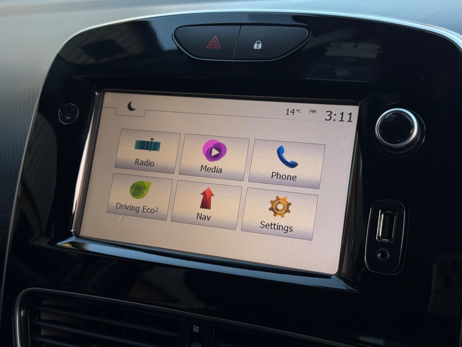 Used Renault Clio 2017 for sale - 76781092: Photo 32