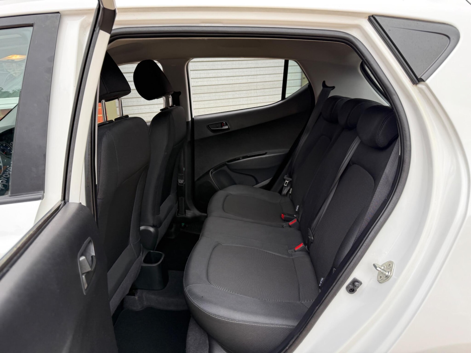 Used Hyundai i10 2018 for sale - 76337052: Photo 10