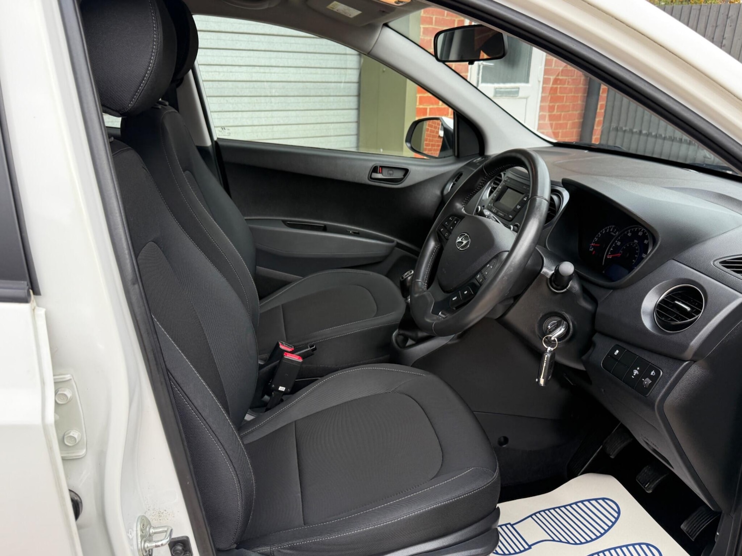 Used Hyundai i10 2018 for sale - 76337052: Photo 11