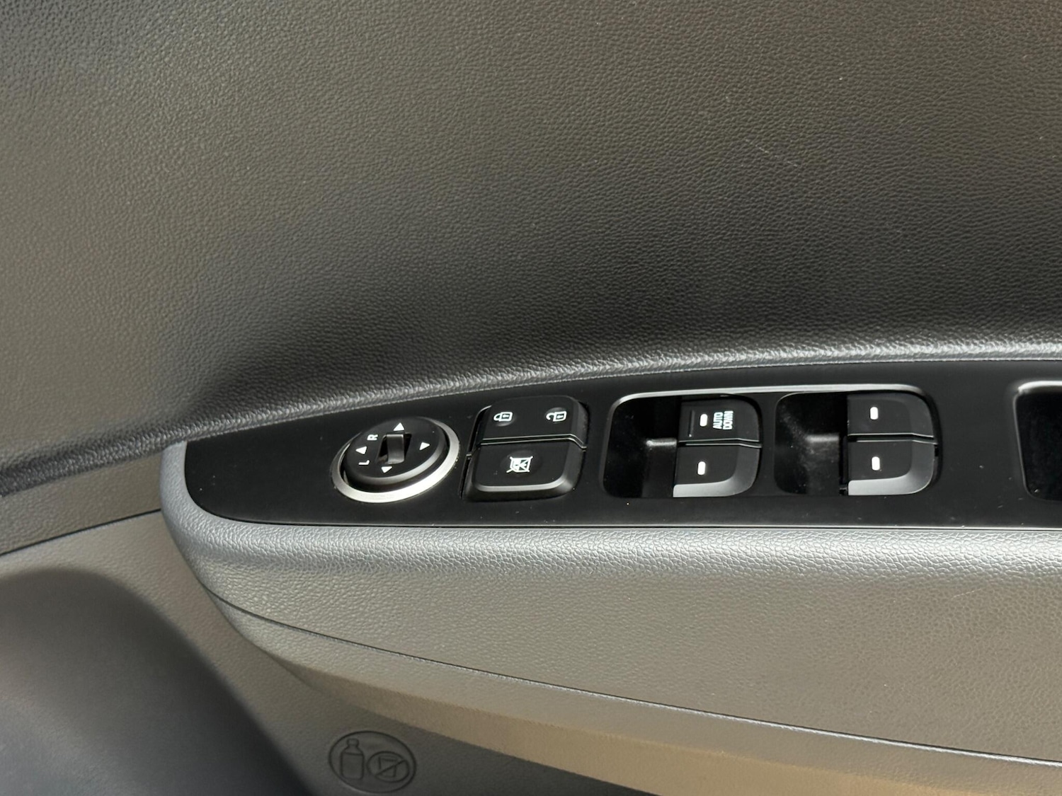 Used Hyundai i10 2018 for sale - 76337052: Photo 13