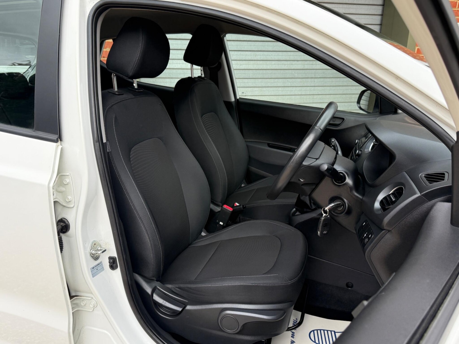 Used Hyundai i10 2018 for sale - 76337052: Photo 14