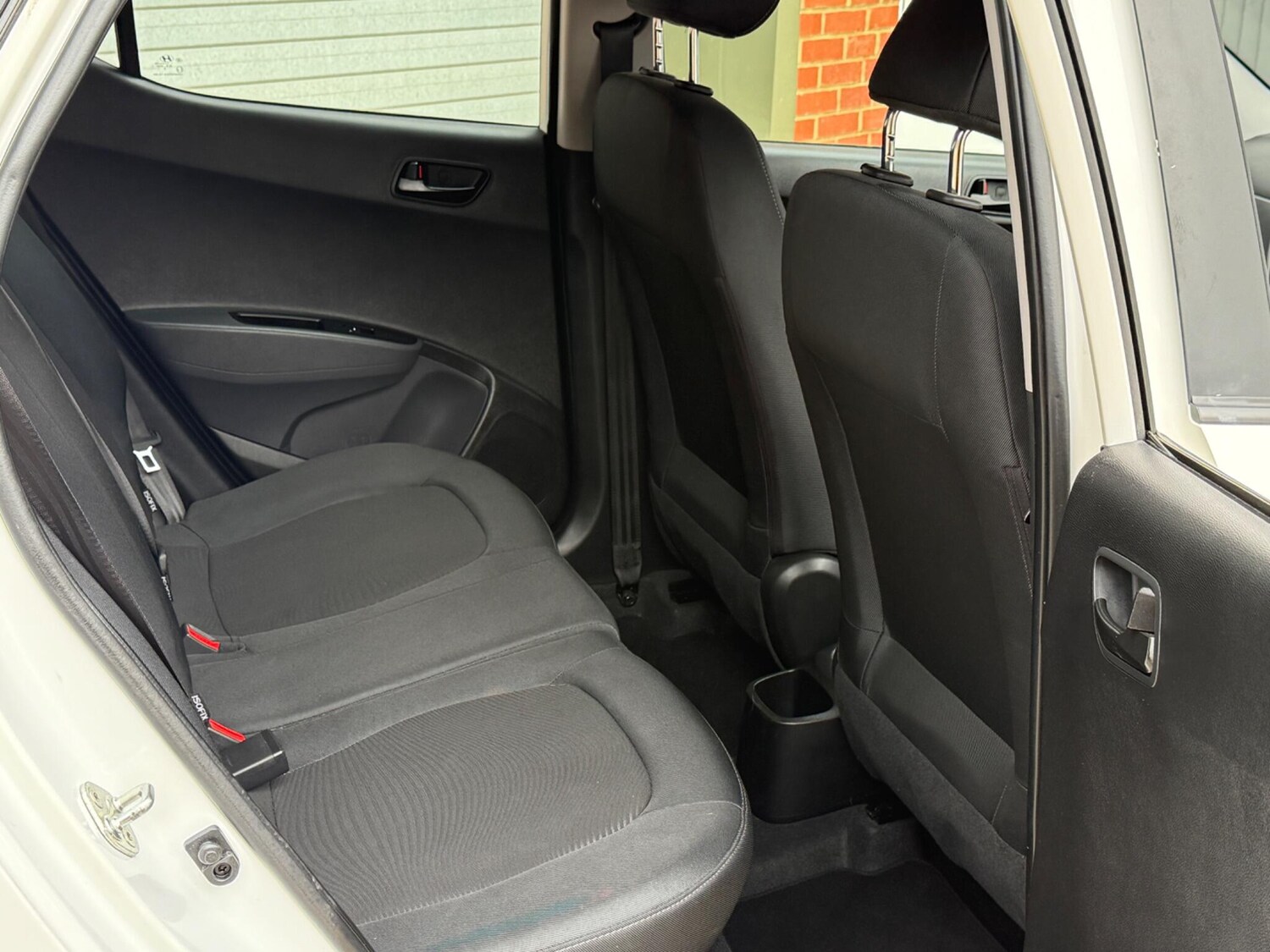 Used Hyundai i10 2018 for sale - 76337052: Photo 16