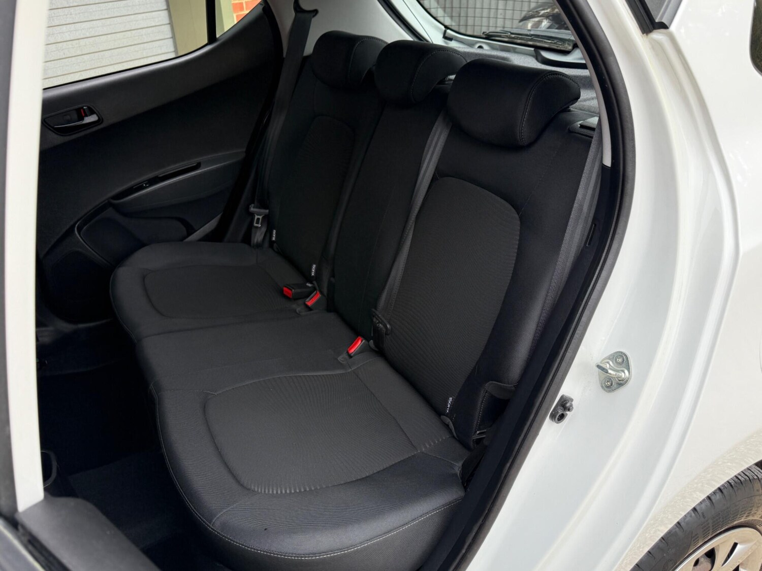 Used Hyundai i10 2018 for sale - 76337052: Photo 25