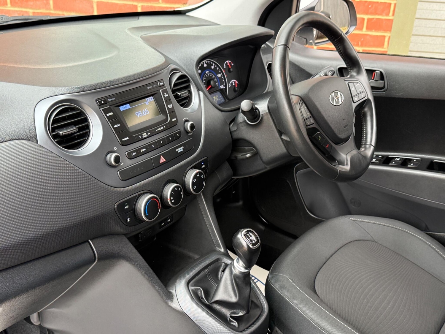 Used Hyundai i10 2018 for sale - 76337052: Photo 28